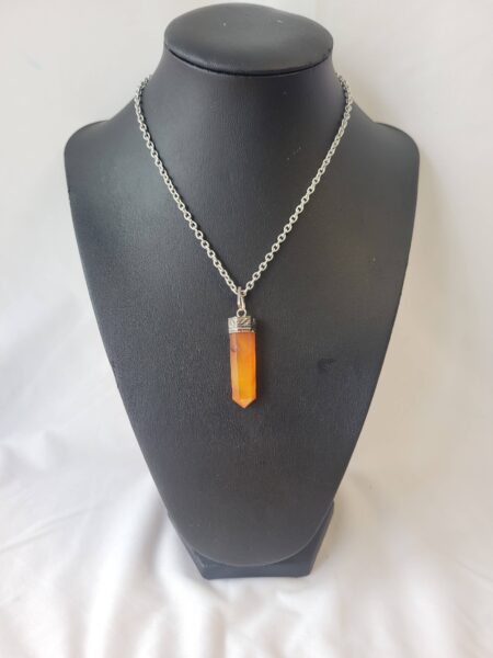 Carnelian Pointer Pendant & Chain Wexford (1)