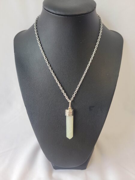 Green Aventurine Pointer Pendant & Chain Wexford (1)